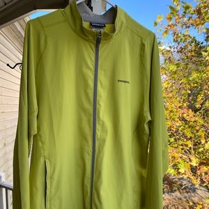 Patagonia ‘citrine green’ wind jacket MEN’S LARGE